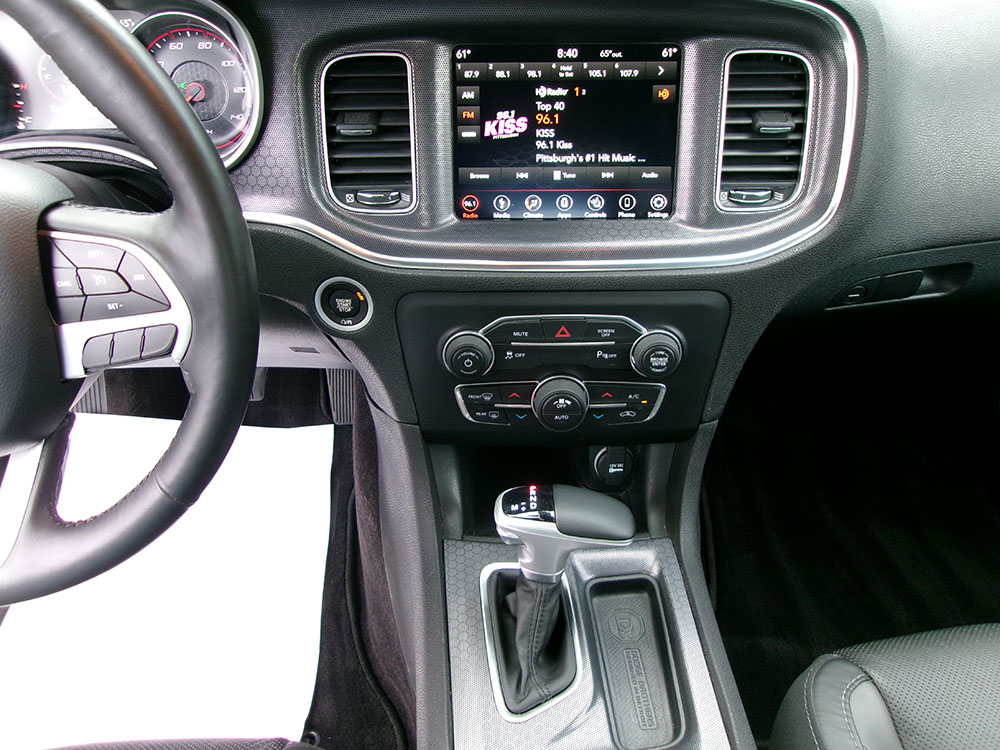 
								DODGE CHARGER SXT full									