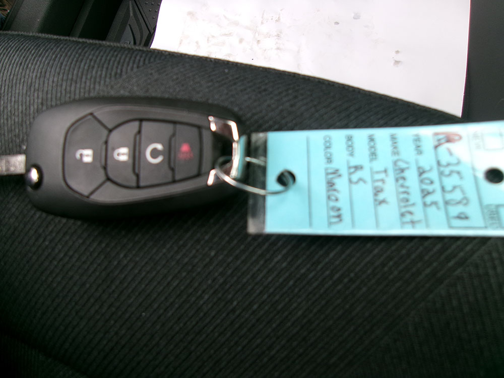 
								CHEVROLET TRAX RS full									