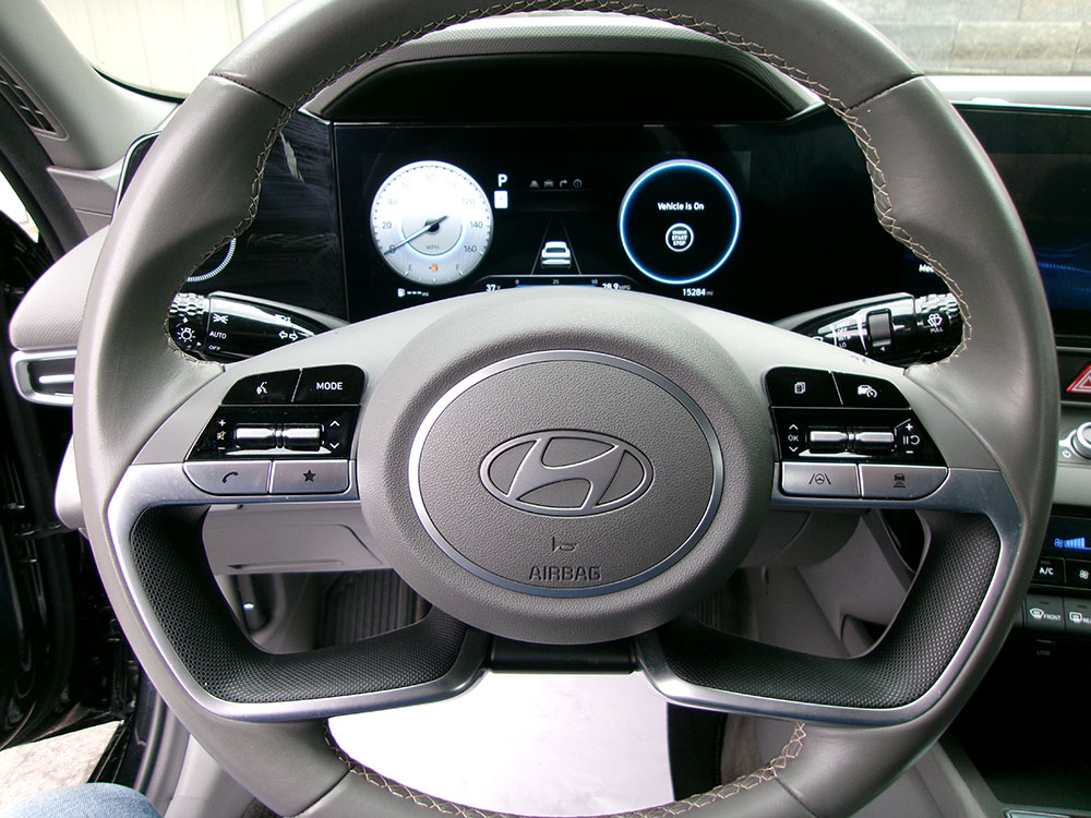 
								HYUNDAI ELANTRA SEL full									