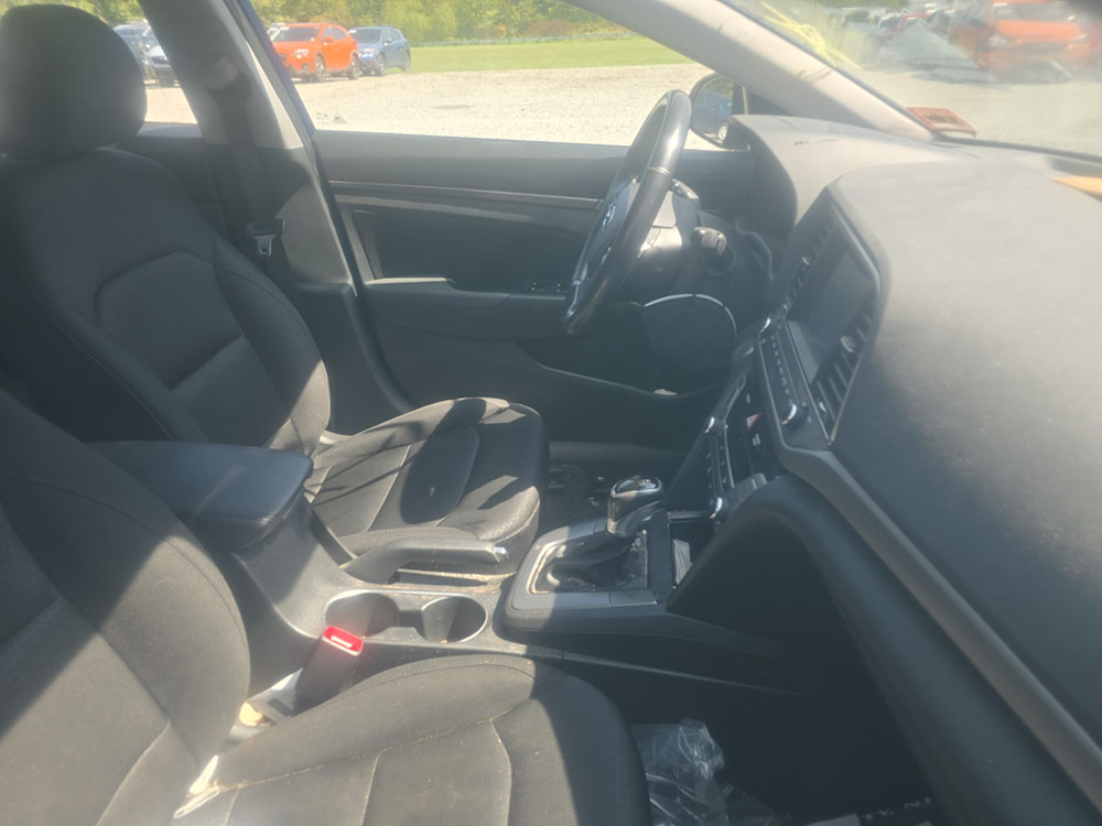 
								HYUNDAI ELANTRA VALUE full									