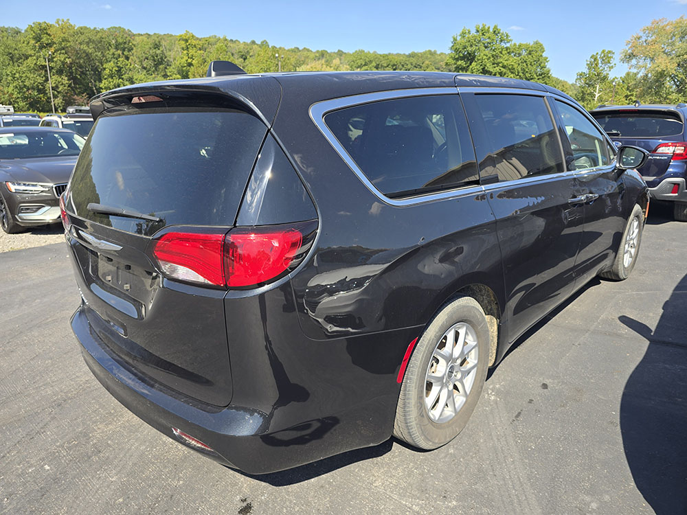 
								CHRYSLER VOYAGER LX full									