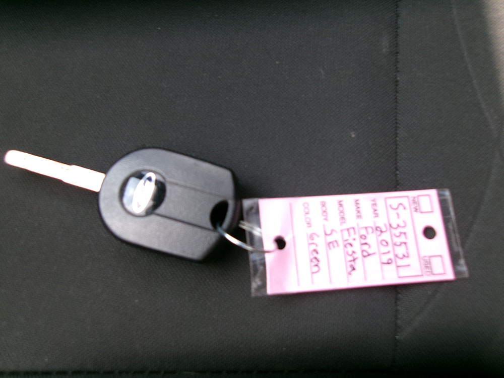 
								FORD FIESTA SE full									