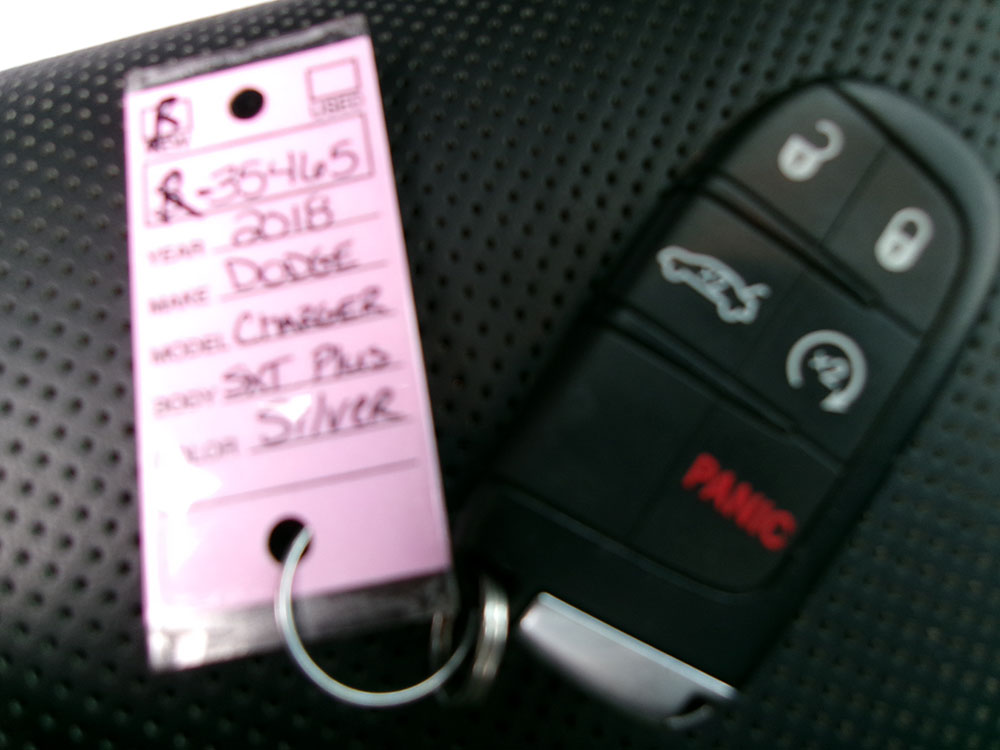
								DODGE CHARGER SXT full									