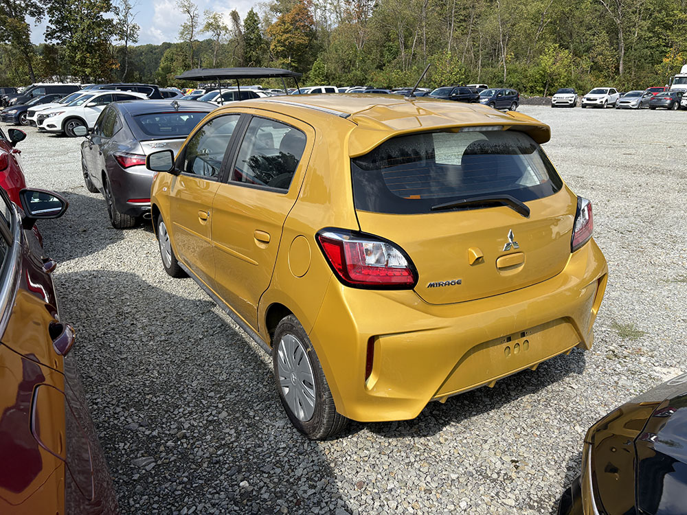 
								MITSUBISHI MIRAGE ES full									
