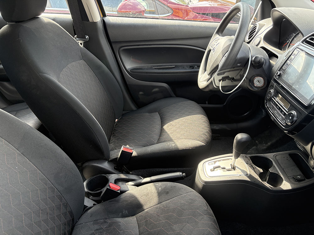 
								MITSUBISHI MIRAGE ES full									
