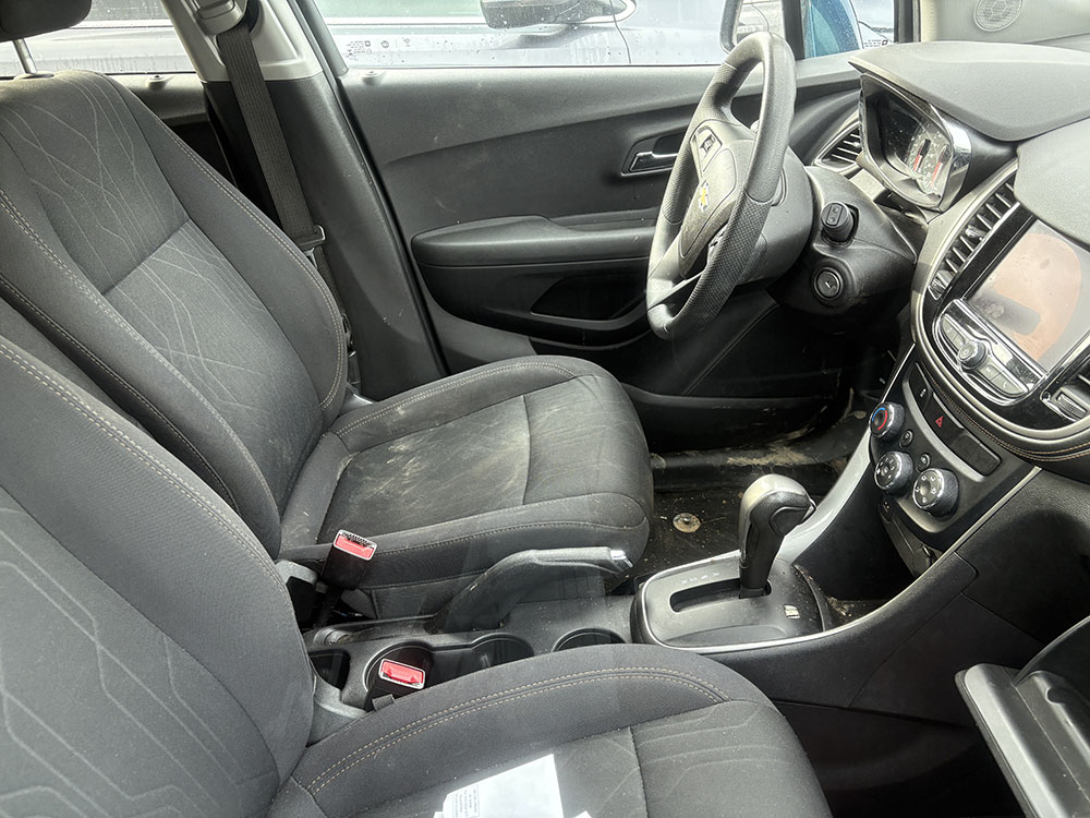 
								CHEVROLET TRAX LT full									