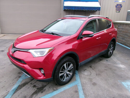 2017 Toyota RAV4 XLE's photo