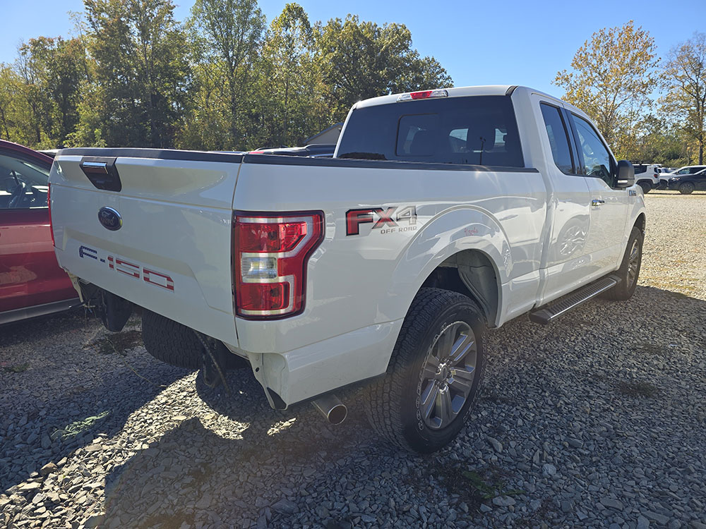 
								FORD F-150 FX4 SUPER CAB full									