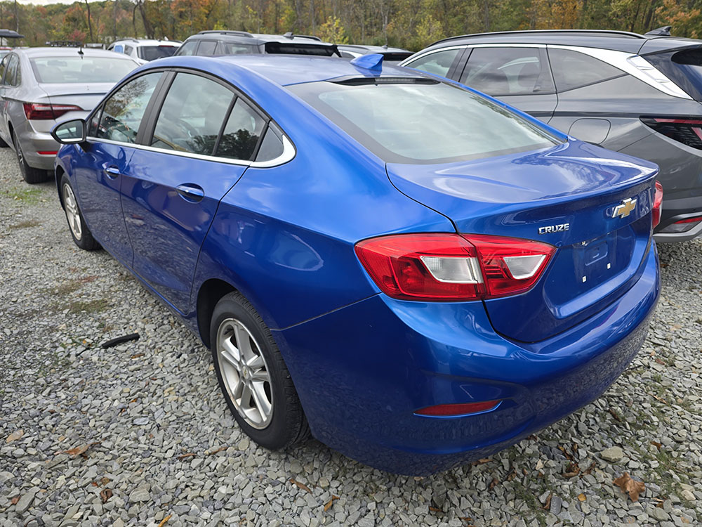 
								CHEVROLET CRUZE LT full									