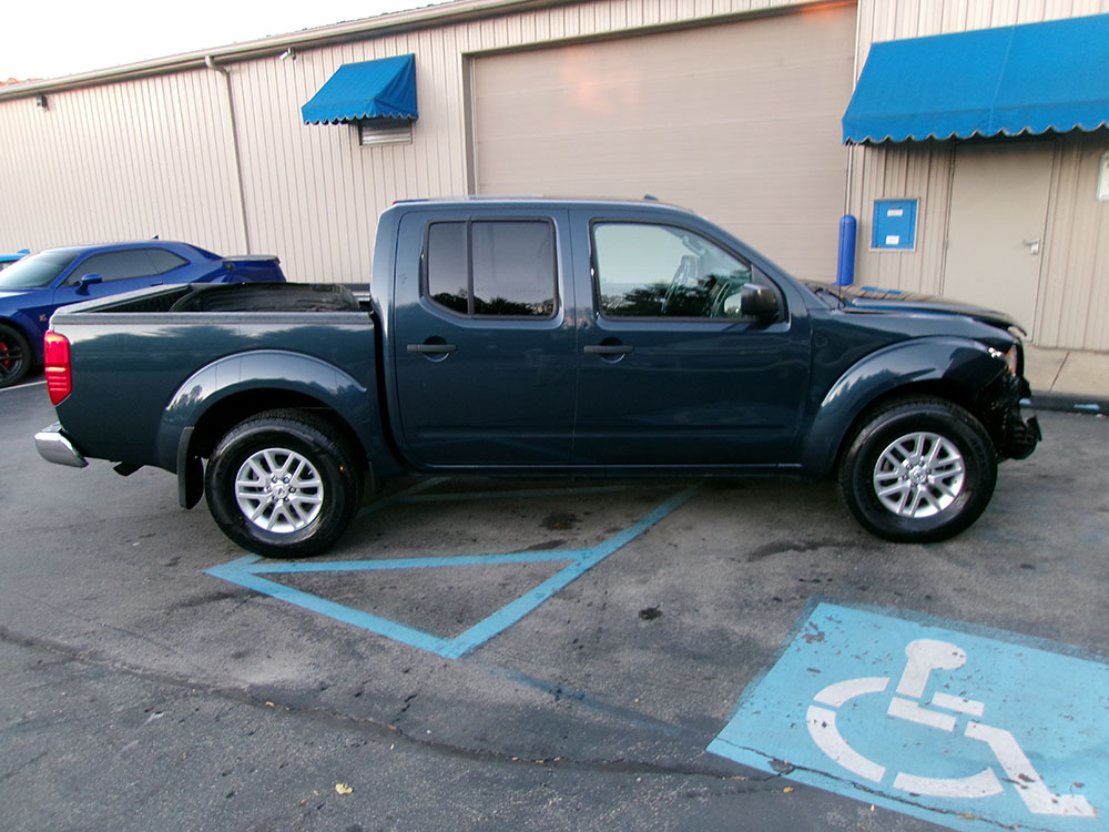 
								NISSAN FRONTIER S CREW CAB full									