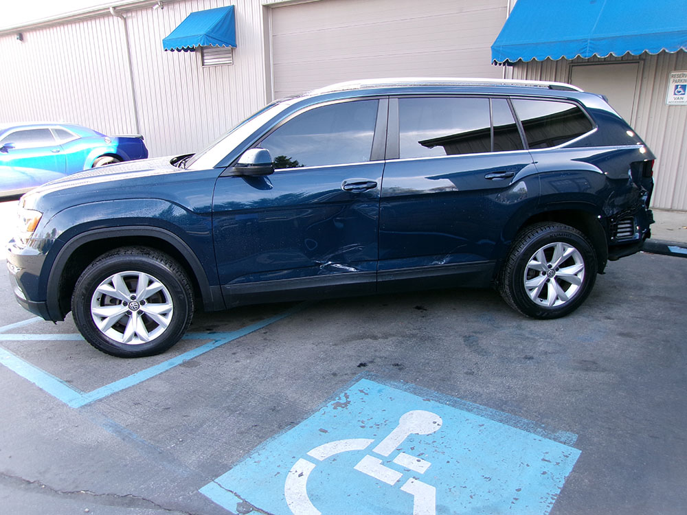 
								VOLKSWAGEN ATLAS SE full									