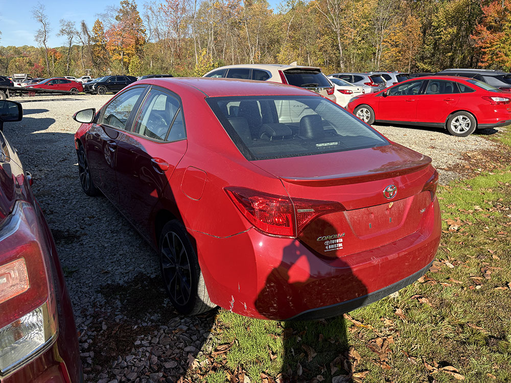 
								TOYOTA COROLLA SE full									