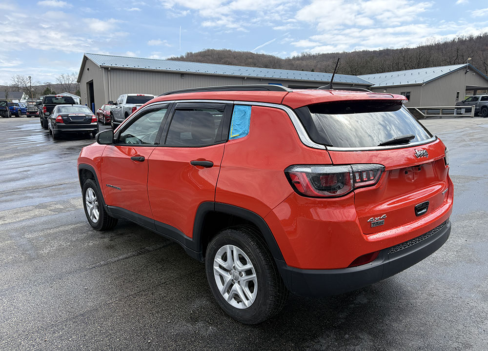 
								JEEP COMPASS SPORT full									