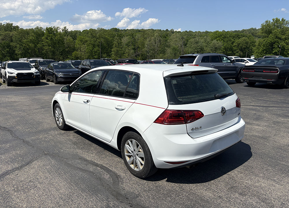 
								VOLKSWAGEN GOLF full									