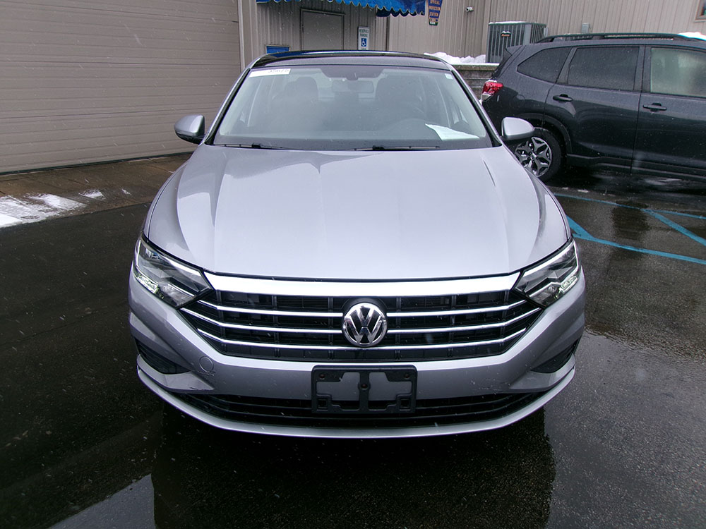 
								VOLKSWAGEN JETTA SE full									