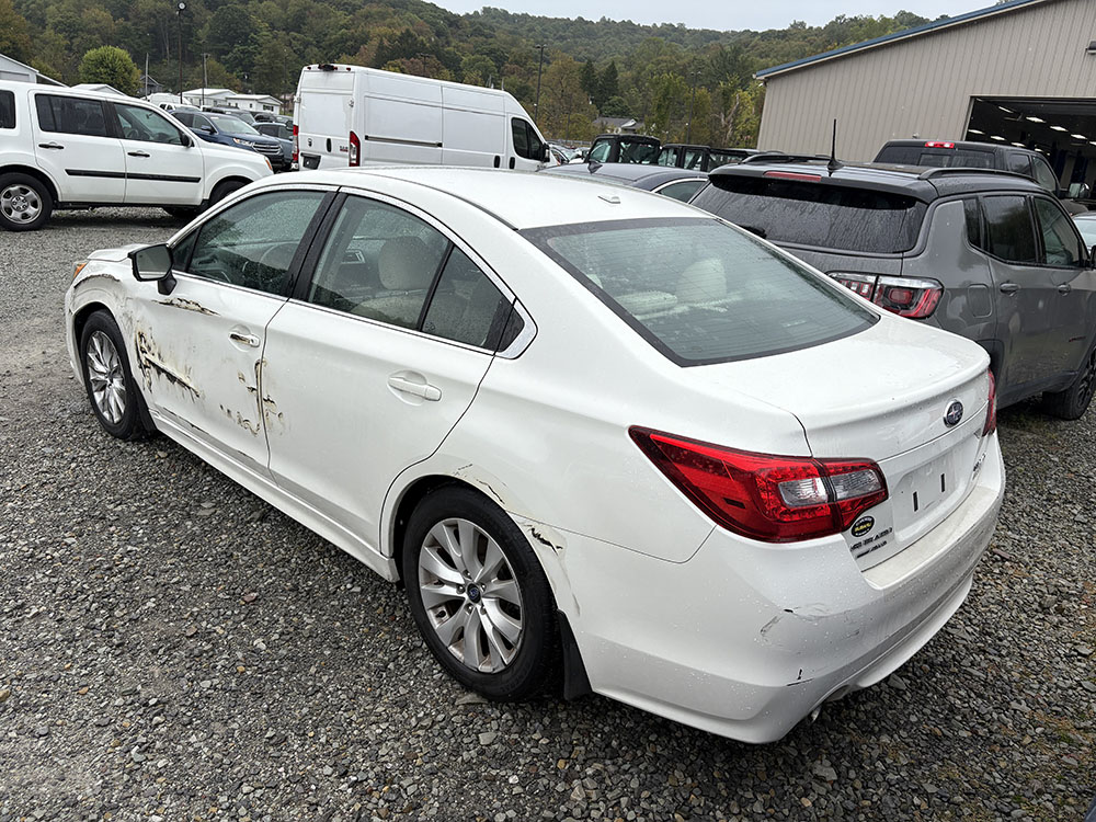 
								SUBARU LEGACY PREMIUM full									