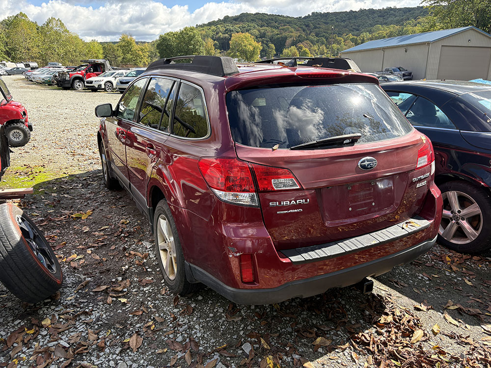 
								SUBARU OUTBACK LIMITED full									