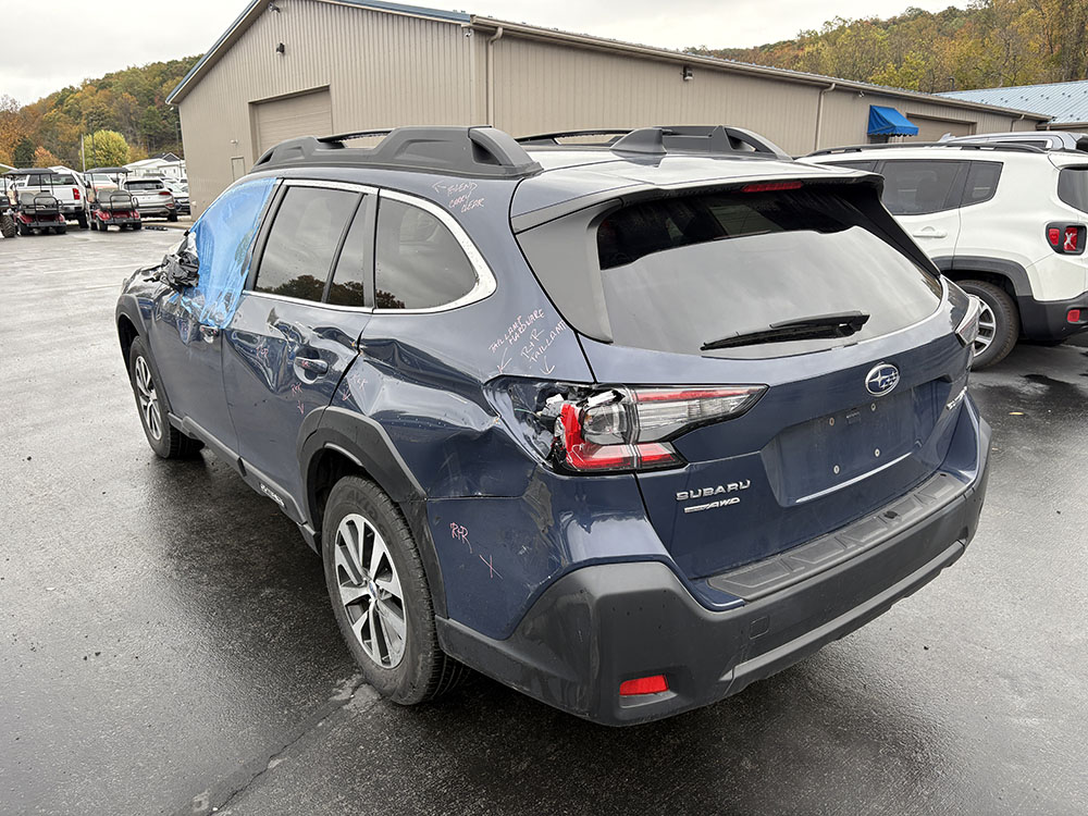 
								SUBARU OUTBACK PREMIUM full									