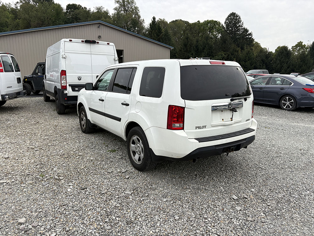 
								HONDA PILOT LX full									