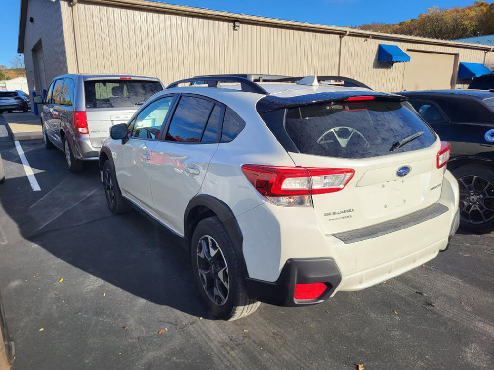 
								SUBARU CROSSTREK PREMIUM full									