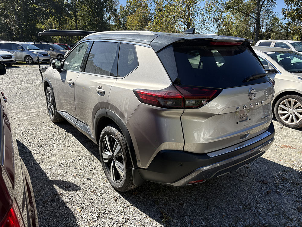 
								NISSAN ROGUE SL full									
