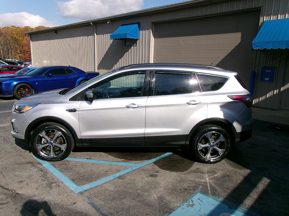 
								FORD ESCAPE SE full									