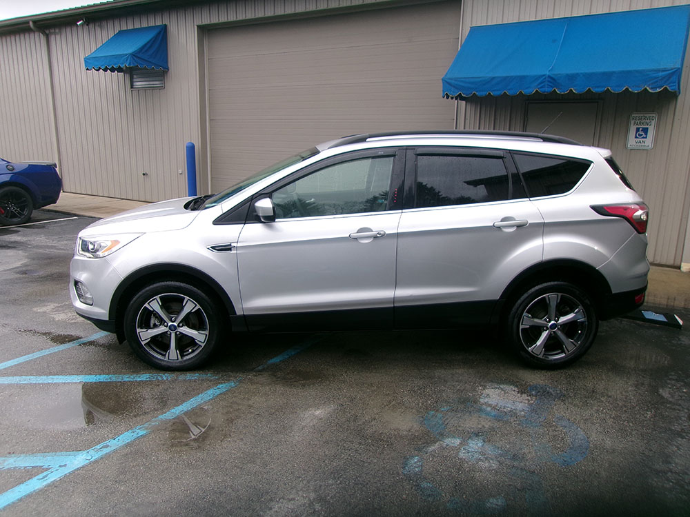 
								FORD ESCAPE SE full									