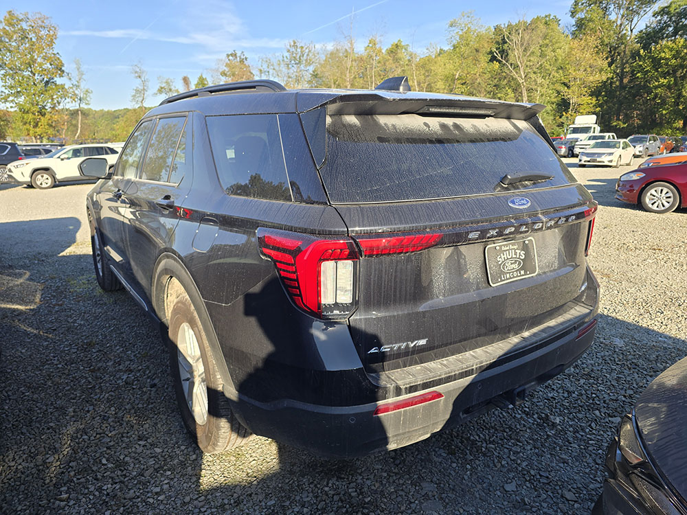 
								FORD EXPLORER ACTIVE full									