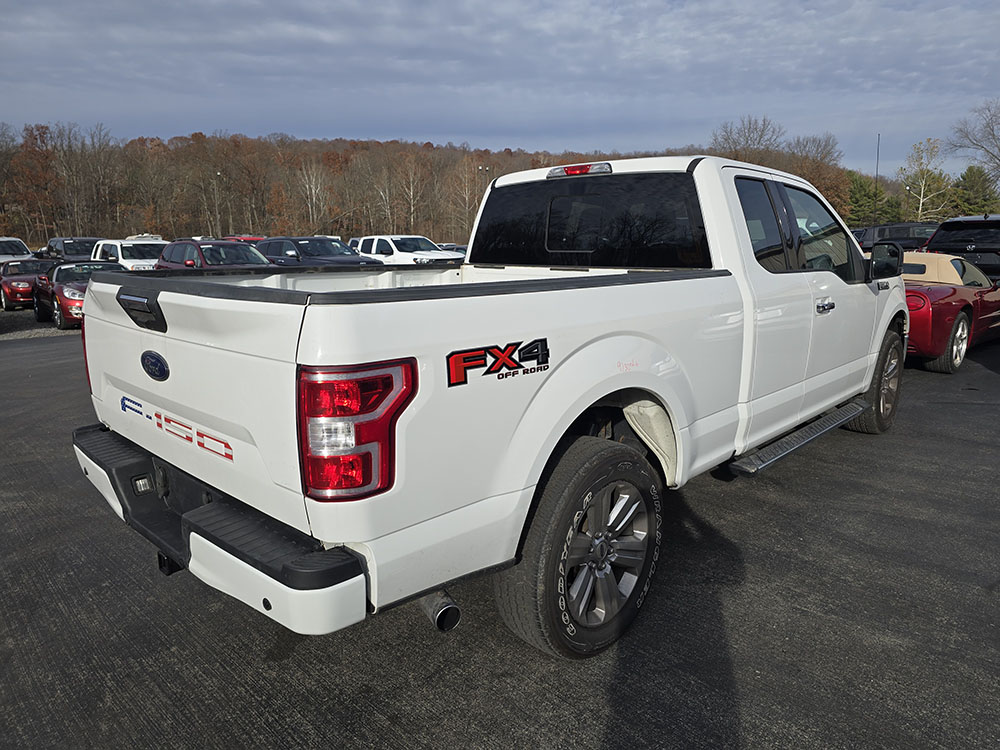 
								FORD F-150 FX4 SUPER CAB full									