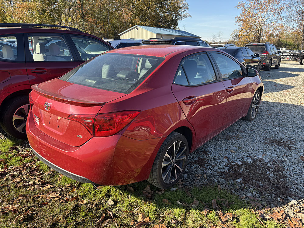
								TOYOTA COROLLA SE full									