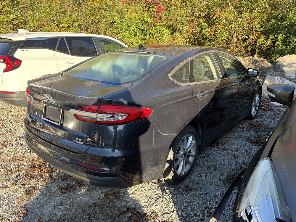 
								FORD FUSION SE HYBRID full									