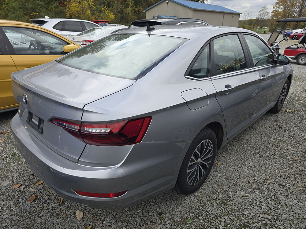 
								VOLKSWAGEN JETTA SE full									