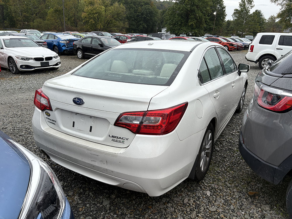 
								SUBARU LEGACY PREMIUM full									