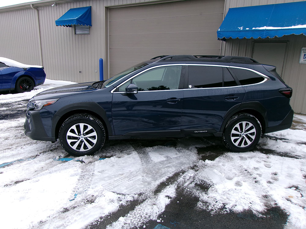 
								SUBARU OUTBACK PREMIUM full									