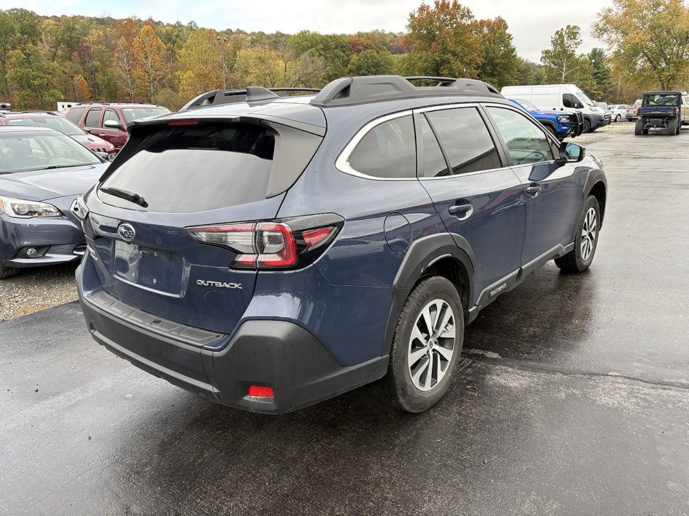 
								SUBARU OUTBACK PREMIUM full									