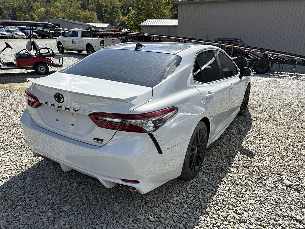 
								TOYOTA CAMRY XSE full									