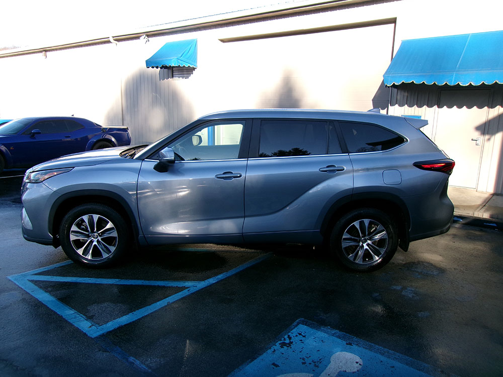 
								TOYOTA HIGHLANDER XLE full									