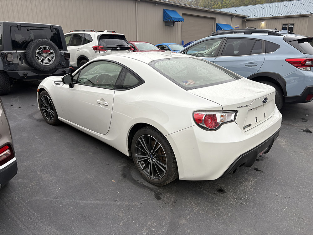 
								SUBARU BRZ PREMIUM full									
