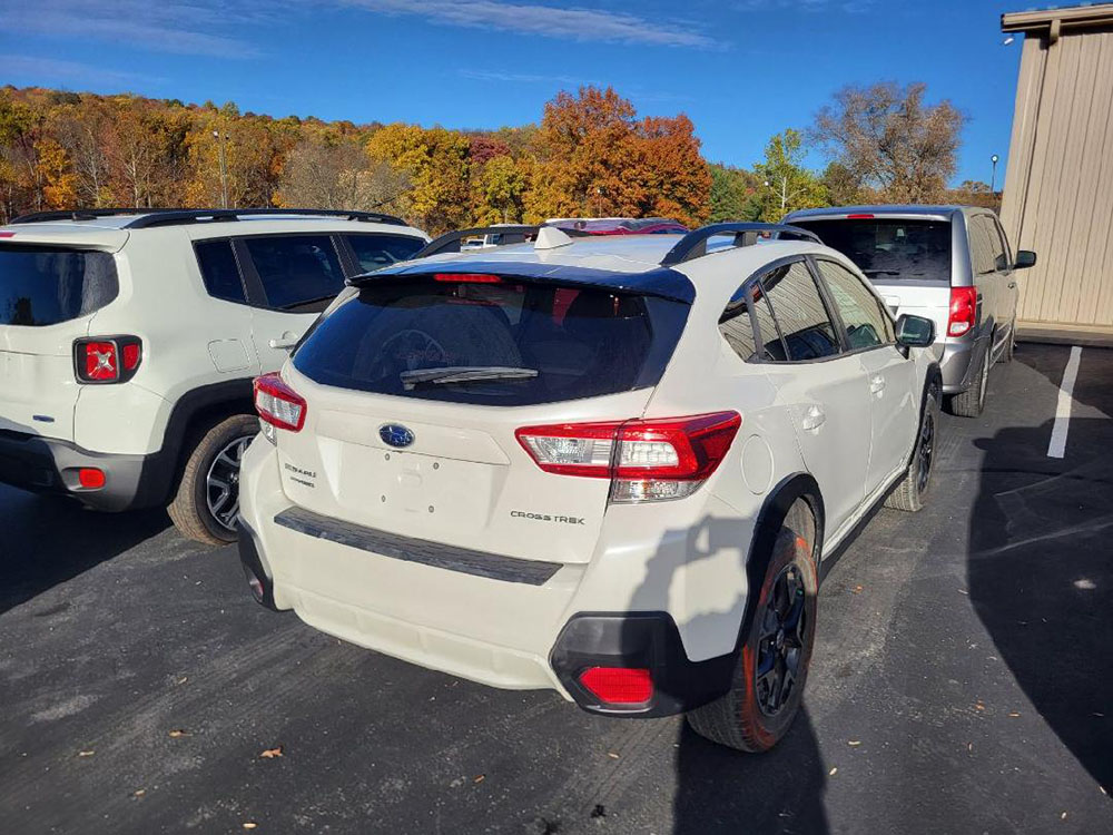 
								SUBARU CROSSTREK PREMIUM full									