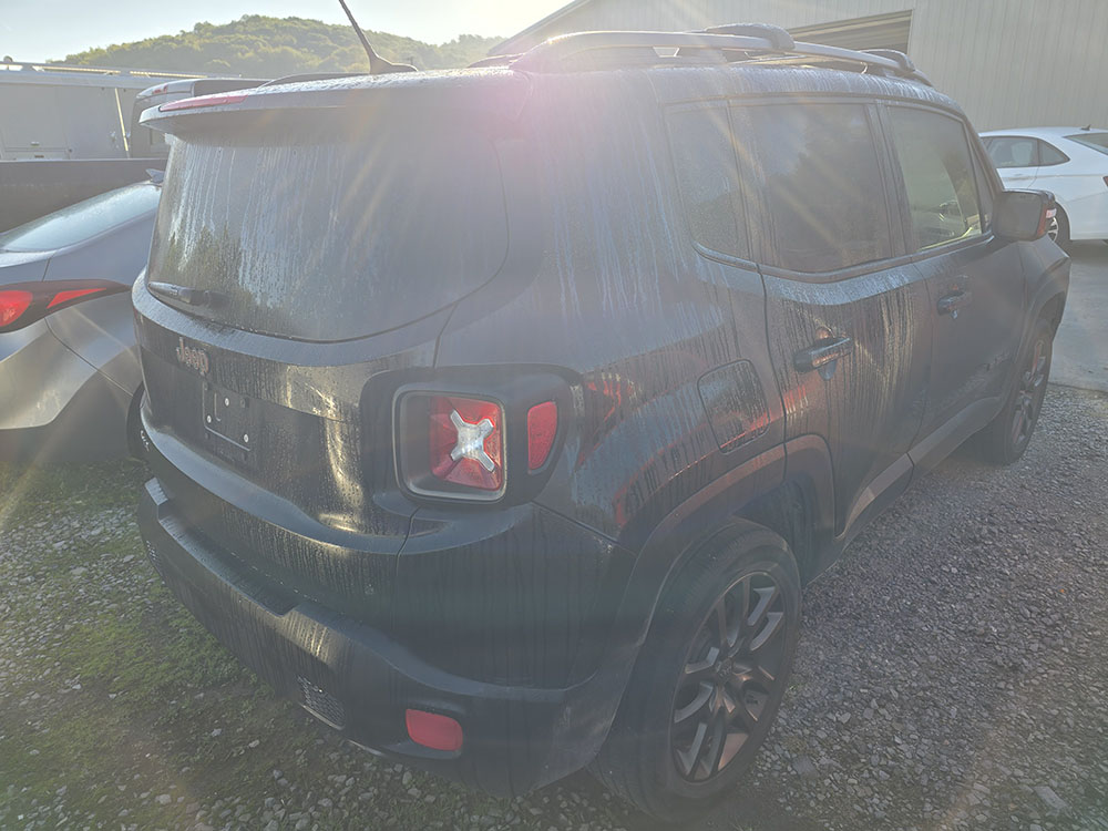 
								JEEP RENEGADE LATITUDE full									