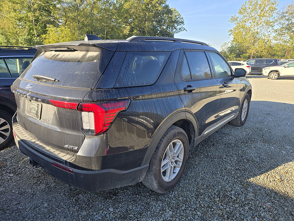 
								FORD EXPLORER ACTIVE full									