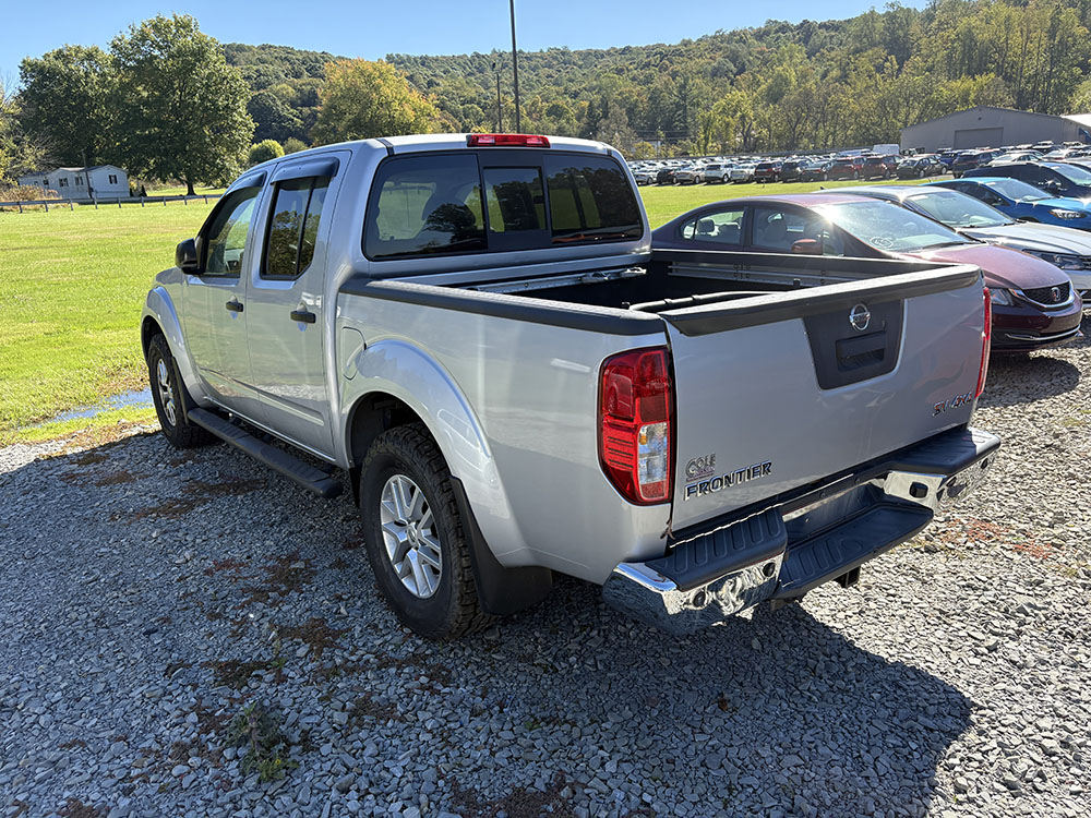 
								NISSAN FRONTIER SV CREW CAB full									