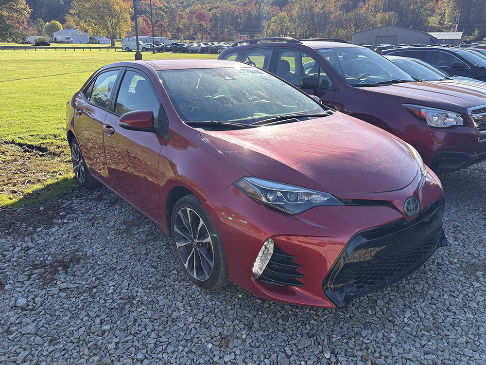 
								TOYOTA COROLLA SE full									