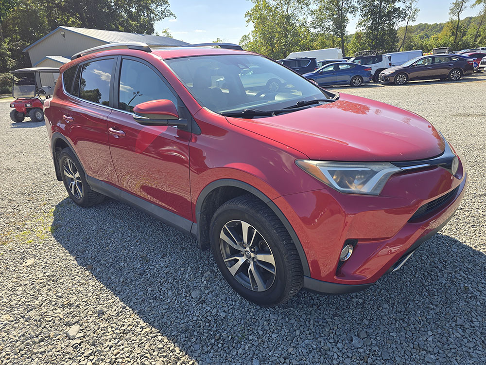 
								TOYOTA RAV4 XLE full									