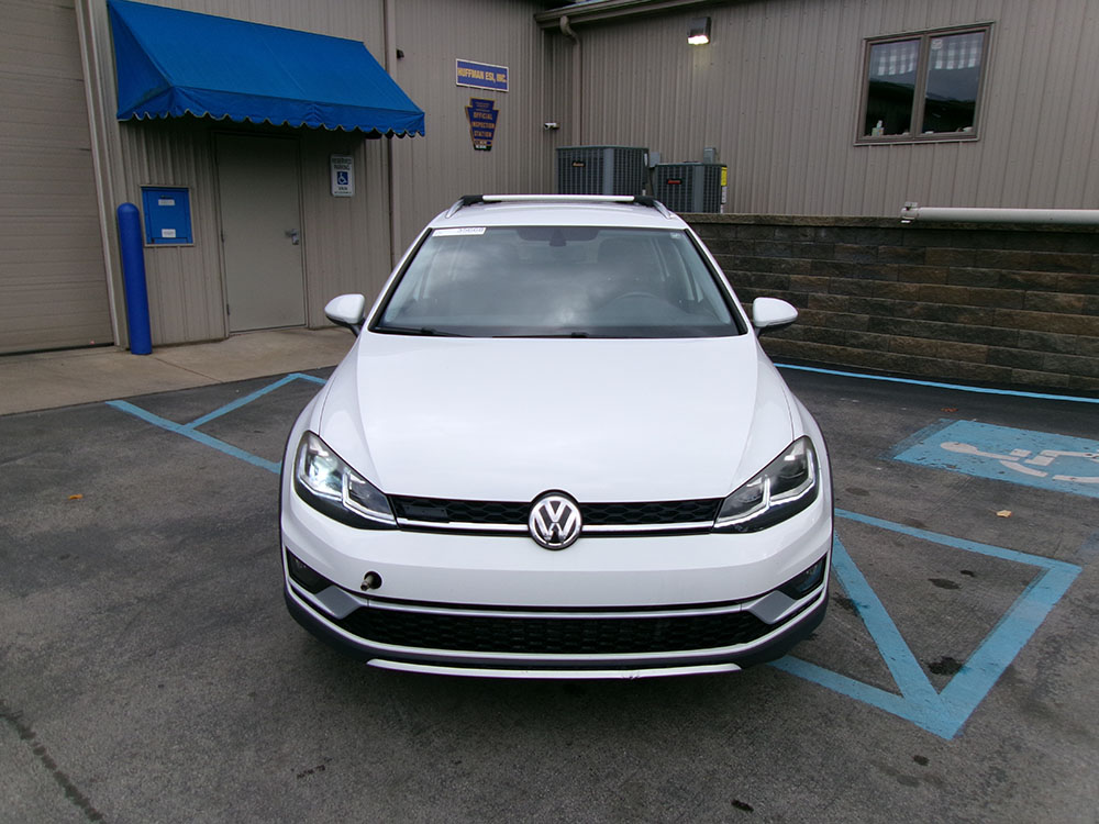 
								VOLKSWAGEN GOLF ALLTRACK full									