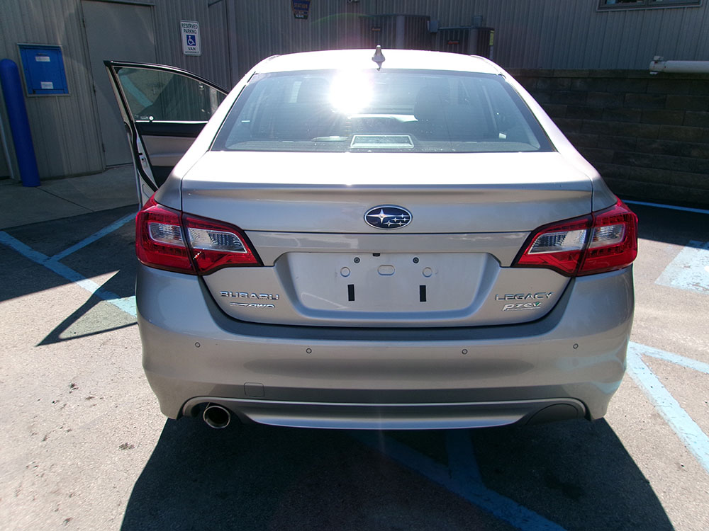 
								SUBARU LEGACY LIMITED full									