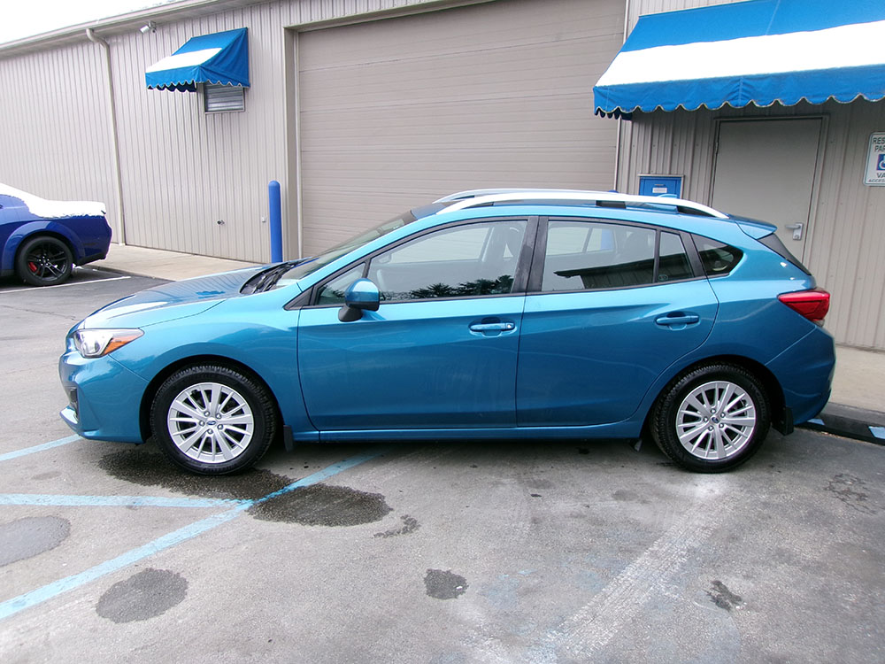 
								SUBARU IMPREZA PREMIUM full									