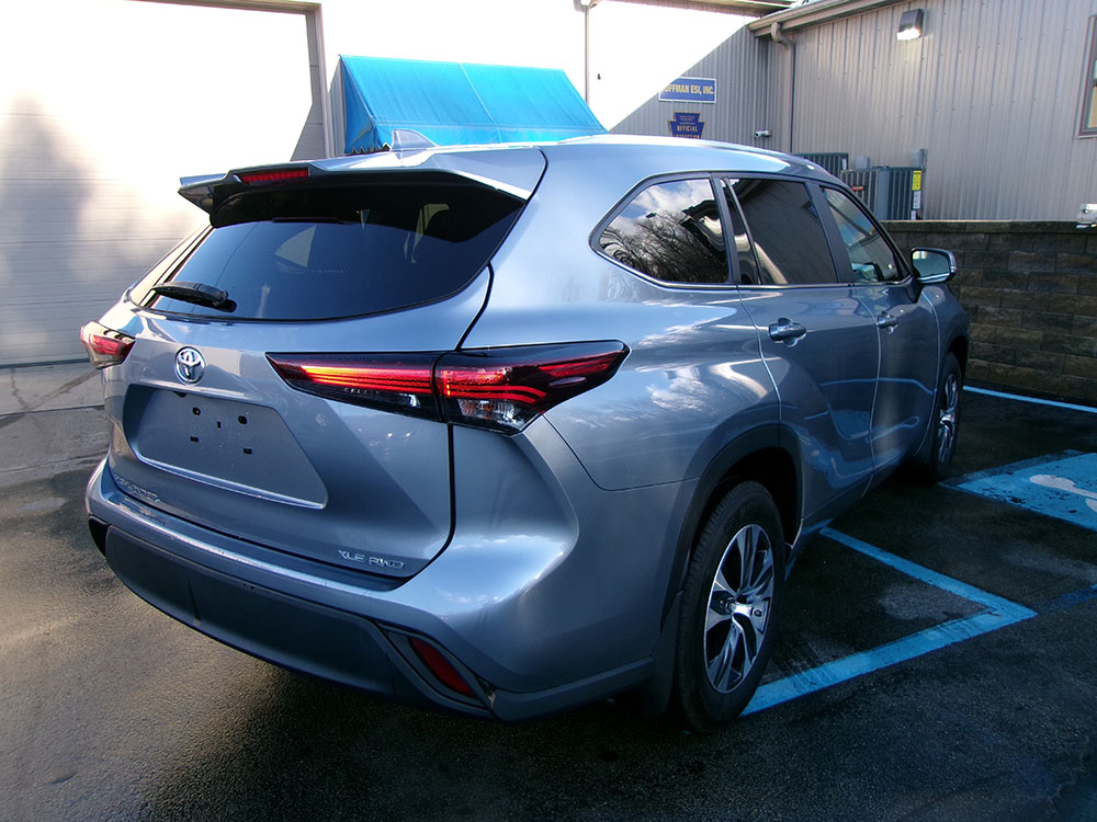 
								TOYOTA HIGHLANDER XLE full									