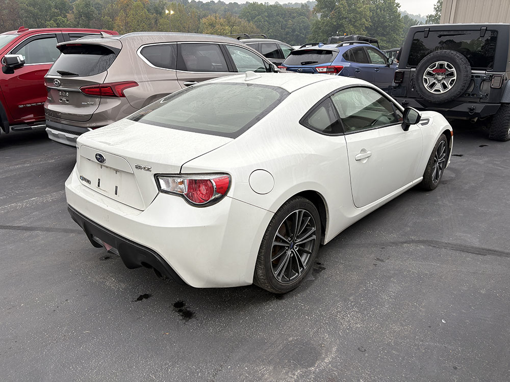 
								SUBARU BRZ PREMIUM full									