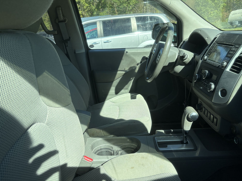 
								NISSAN FRONTIER SV CREW CAB full									